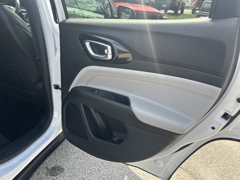 Used 2023 Jeep Compass Limited AWD/4WD image 19