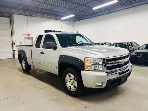 Used 2011 Chevrolet Silverado 1500 LT w/ All-Star Edition image 4