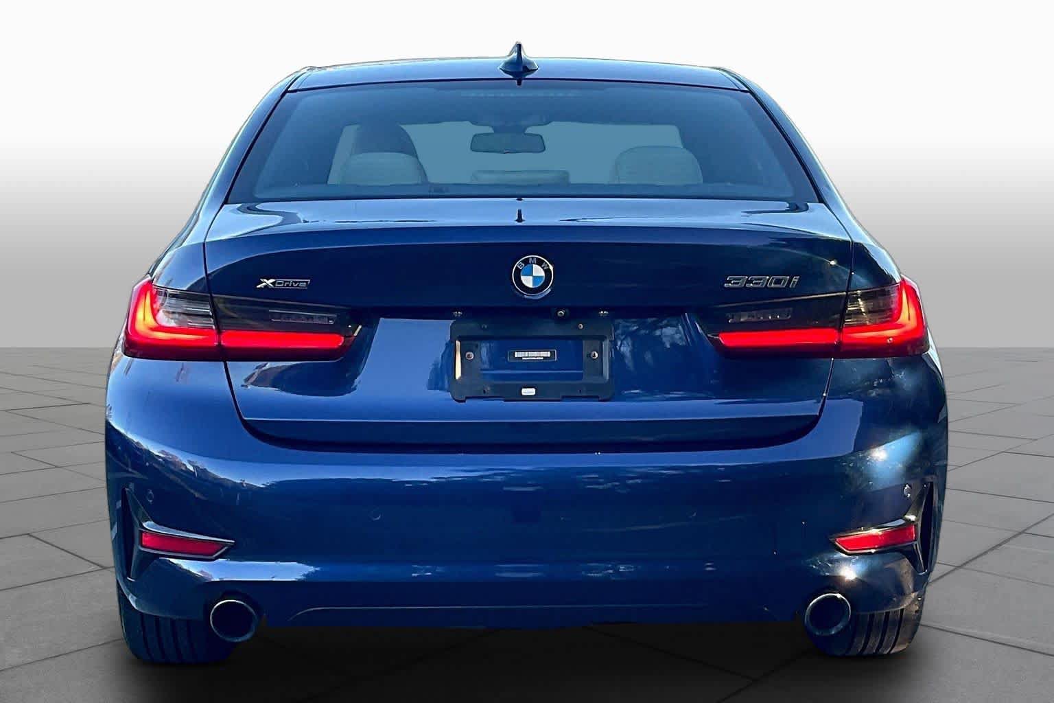 Used 2019 BMW 330i xDrive Sedan w/ Convenience Package AWD/4WD image 4
