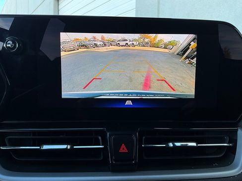 Used 2025 Chevrolet TrailBlazer LT image 29