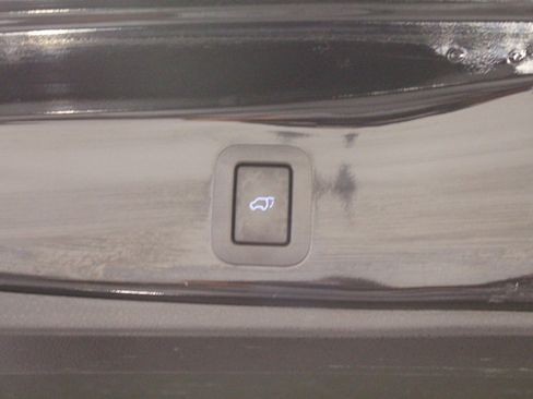 Used 2017 Toyota Highlander Limited Platinum image 32