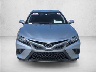 Used 2018 Toyota Camry SE video 2
