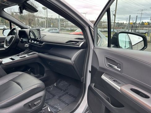 Certified 2023 Toyota Sienna XSE image 17