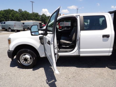 Used 2019 Ford F350 XL w/ Power Equipment Group RWD image 13