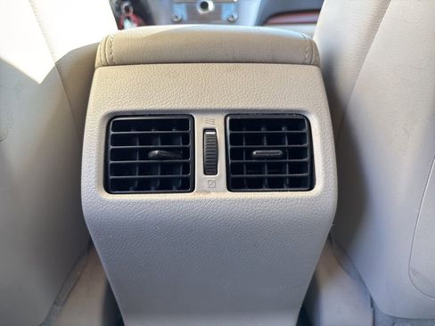 Used 2013 Subaru Outback 2.5i Limited image 8