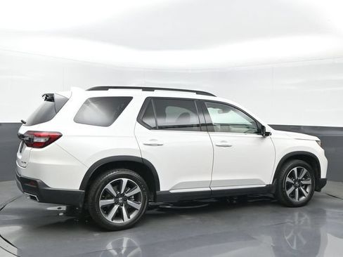 Certified 2023 Honda Pilot Elite image 6