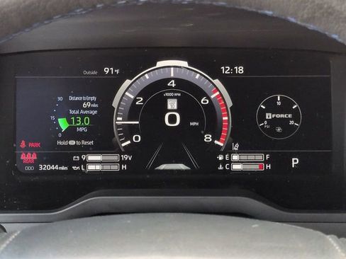 Used 2025 Toyota Tundra Platinum AWD/4WD image 27