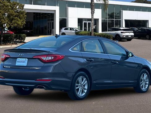 Used 2017 Hyundai Sonata SE FWD image 3