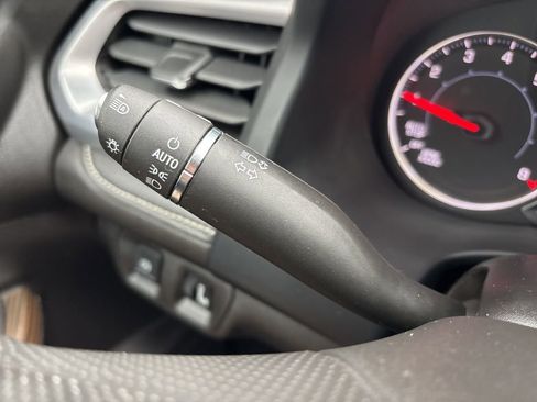 Certified 2023 GMC Acadia SLE w/ Driver Convenience Package image 27