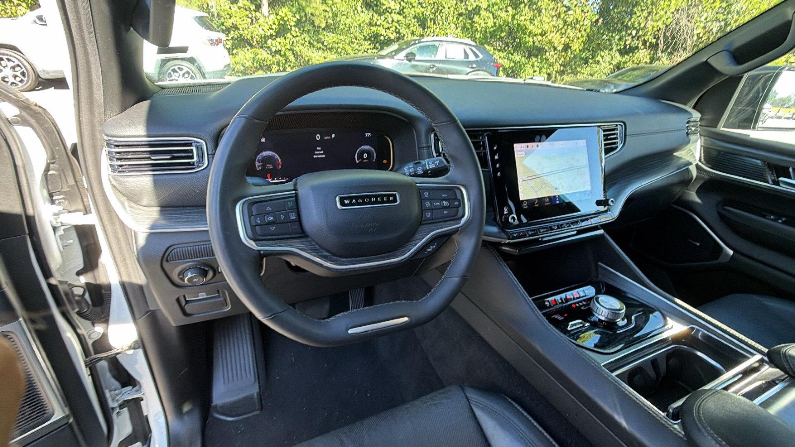 Used 2024 Jeep Wagoneer L Series II w/ Flexible Seating Group AWD/4WD image 28