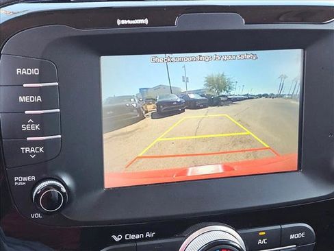 Used 2017 Kia Soul ! image 13