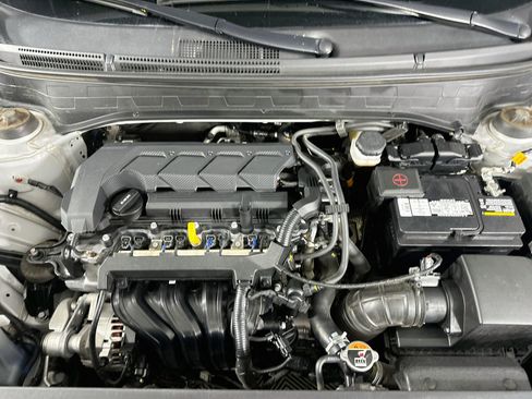 Used 2025 Hyundai Venue SEL FWD image 32