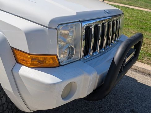 Used 2010 Jeep Commander Sport w/ Sun/Sound Group image 14