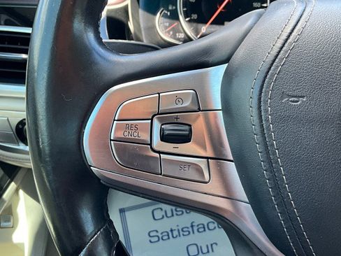 Used 2017 BMW 750i RWD image 15