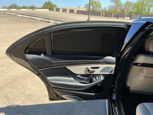 Used 2015 Mercedes-Benz S 63 AMG 4MATIC Sedan image 32