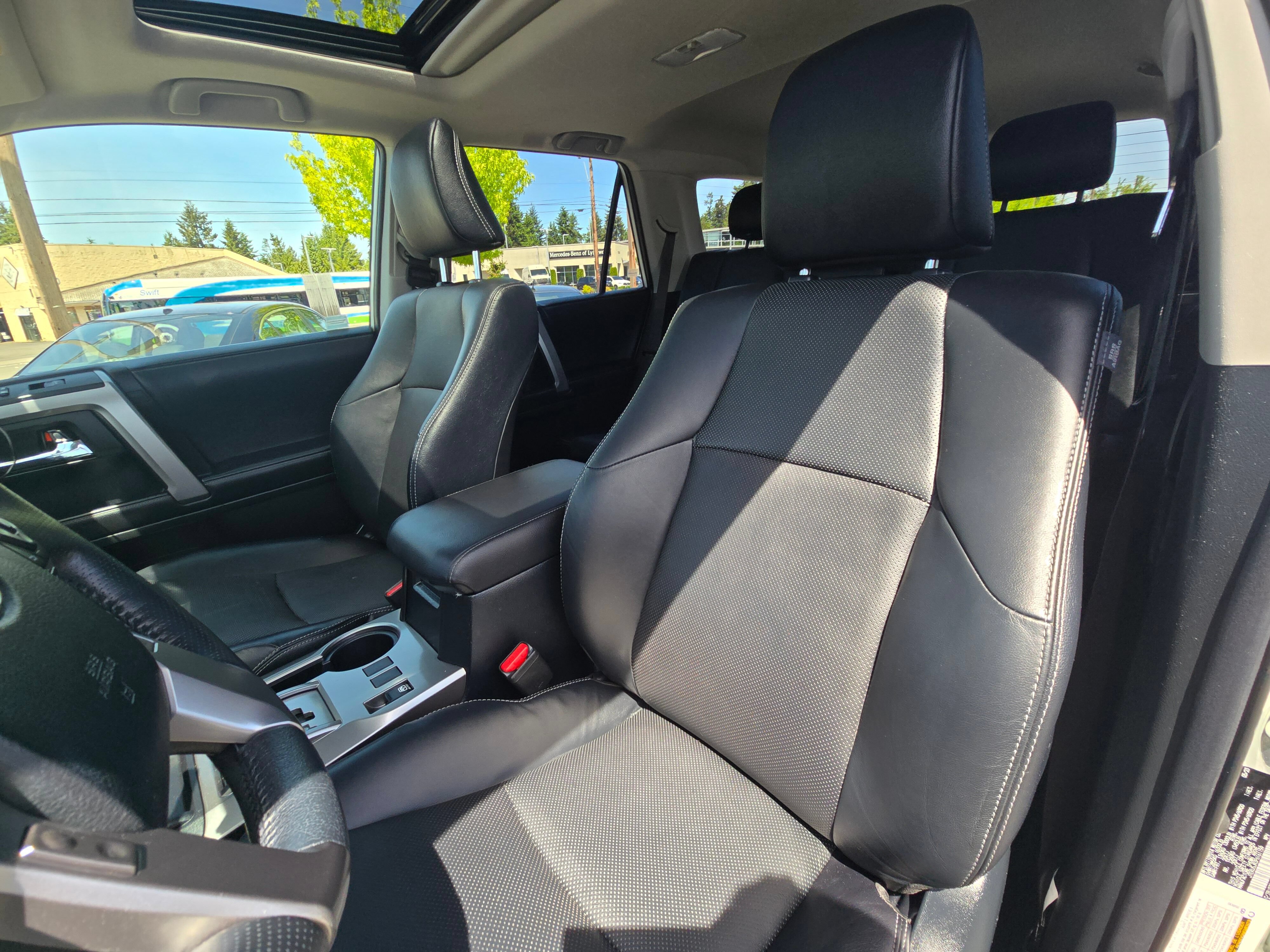 Used 2023 Toyota 4Runner Limited AWD/4WD image 21