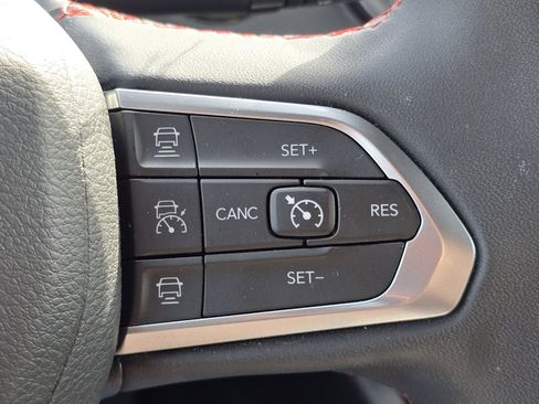 Used 2024 Jeep Compass Trailhawk image 14