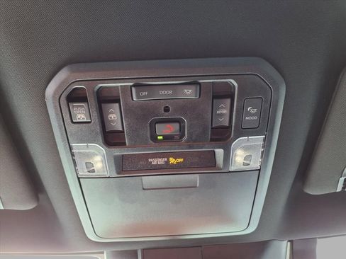 Used 2024 Toyota Tundra Platinum image 16