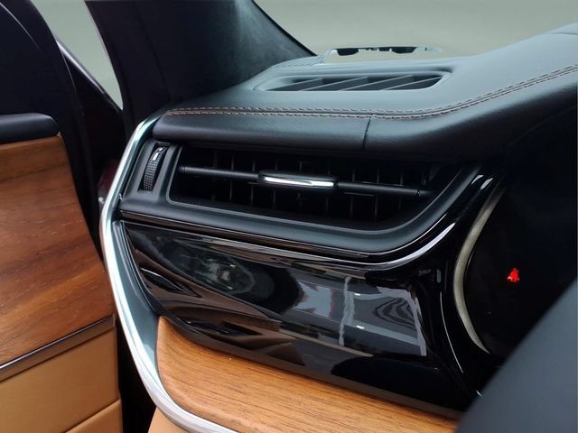 Used 2026 Jeep Grand Cherokee Summit w/ Adv Protech Group IV AWD/4WD image 23