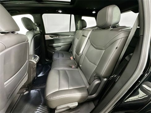 Used 2024 Cadillac XT6 Sport w/ LPO, ONYX Package image 28