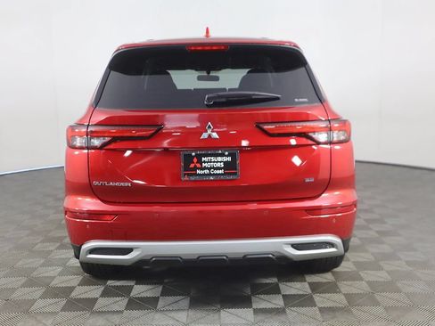 Used 2024 Mitsubishi Outlander SE AWD/4WD image 13