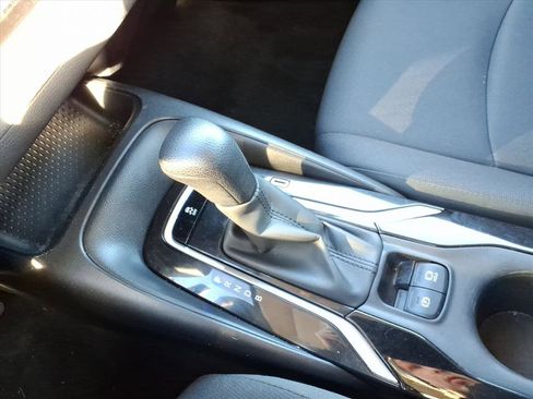 Certified 2022 Toyota Corolla LE image 14