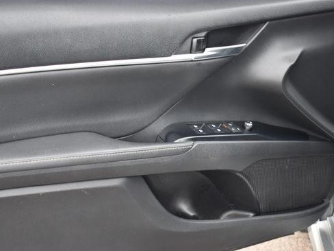 Used 2020 Toyota Camry XSE FWD image 19