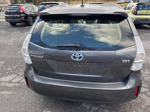 Used 2012 Toyota Prius V Five image 15