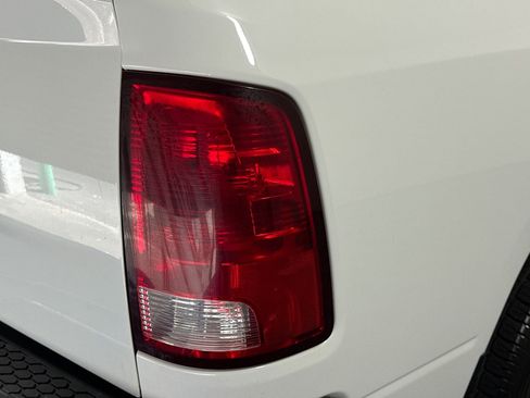 Used 2021 RAM 1500 Classic SLT image 33