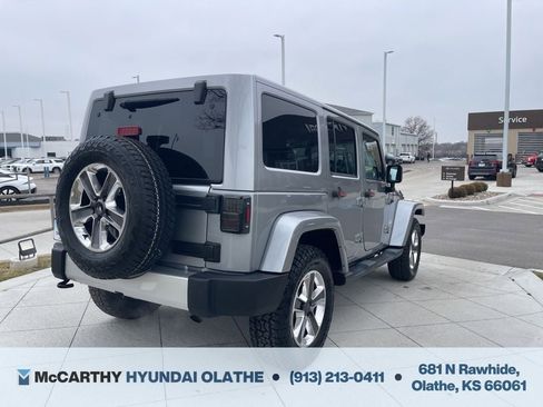 Used 2014 Jeep Wrangler Unlimited Sahara AWD/4WD image 16