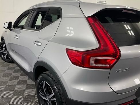 Certified 2025 Volvo XC40 B5 Core AWD/4WD image 30