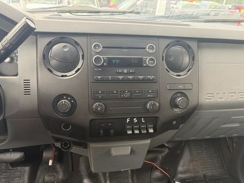 Used 2016 Ford F550 4x4 Crew Cab Super Duty image 28