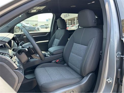 New 2025 GMC Acadia Elevation image 7