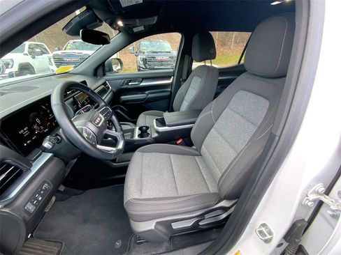 Used 2025 GMC Terrain Elevation image 18