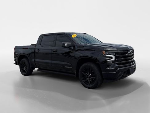 Used 2025 Chevrolet Silverado 1500 High Country w/ Midnight Edition AWD/4WD image 7