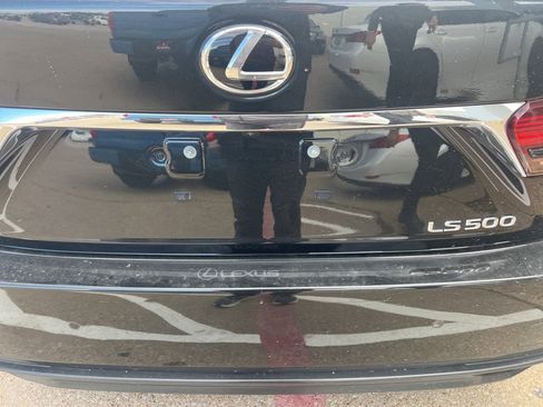 Used 2021 Lexus LS 500 w/ Accessory Package (Z2) image 6