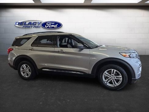 Used 2023 Ford Explorer XLT w/ Equipment Group 202A image 7