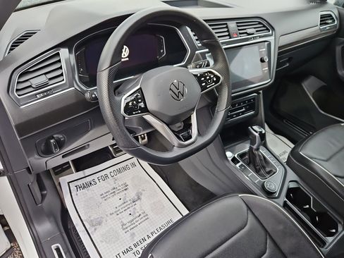 Used 2024 Volkswagen Tiguan SEL R-Line image 12