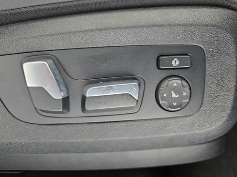 Used 2020 BMW X5 xDrive40i w/ M Sport Package image 11