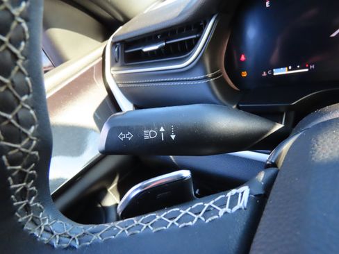 Used 2023 Jeep Grand Cherokee L Laredo image 36