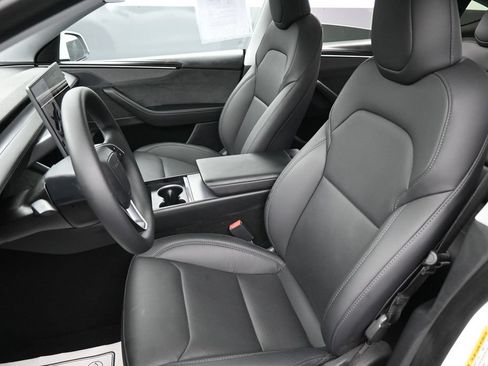 Used 2026 Tesla Model Y AWD image 23
