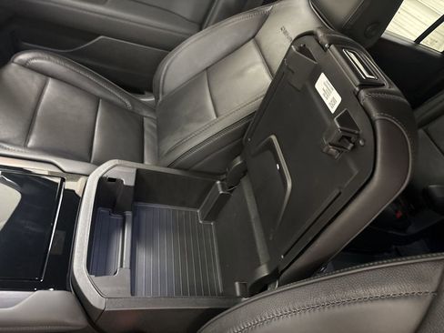 New 2026 GMC Yukon XL Denali w/ Sun & Power Step Package AWD/4WD image 36