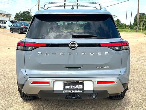 Used 2024 Nissan Pathfinder Platinum FWD image 7
