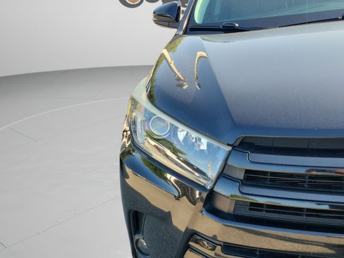 Used 2019 Toyota Highlander SE AWD/4WD image 13