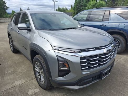 Used 2026 Chevrolet Equinox LT AWD/4WD image 2