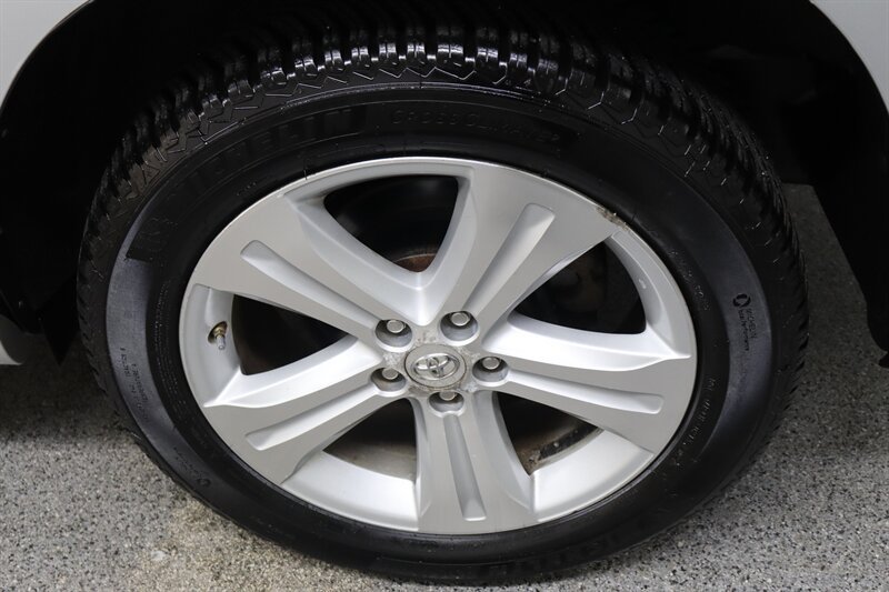Used 2010 Toyota Highlander Limited AWD/4WD image 30