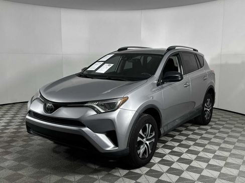 Used 2017 Toyota RAV4 LE image 4