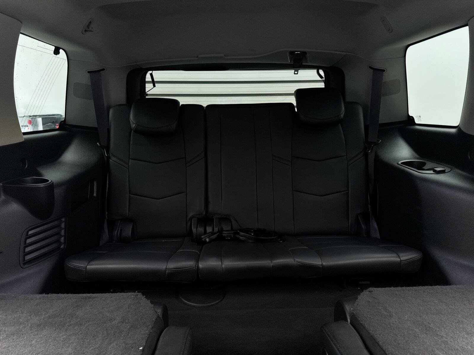 Used 2016 Cadillac Escalade Luxury RWD image 12