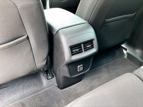 Used 2021 Chevrolet Equinox LS FWD image 25