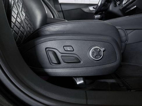 Used 2019 Audi S4 Prestige w/ Prestige Package image 30